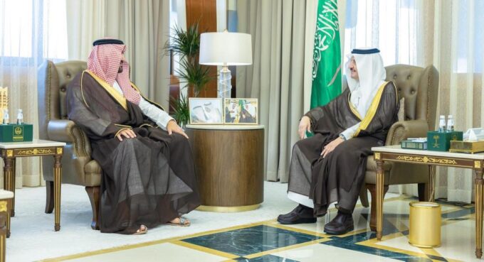 أمير المنطقة الشرقية يستقبل نائب وزير الرياضة