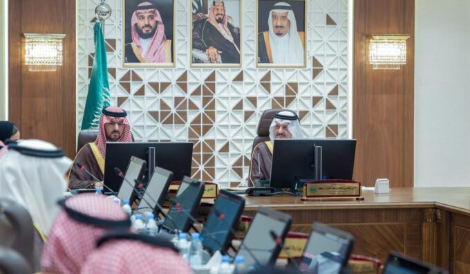 أمير المنطقة الشرقية يرأس الجلسة الأولى من الدورة الثامنة لمجلس المنطقة