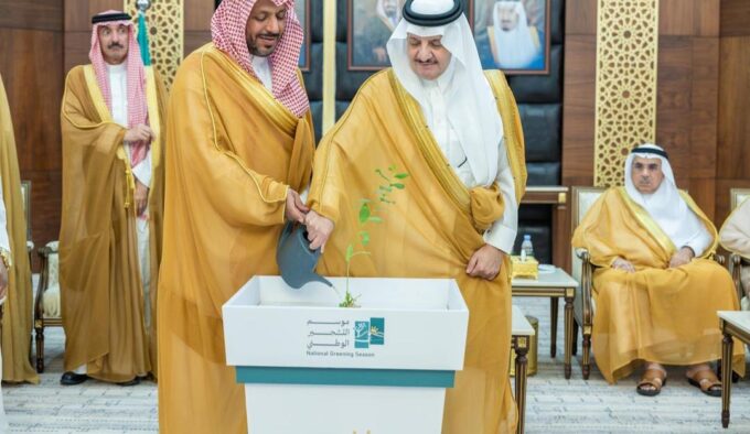 أمير المنطقة الشرقية يدشّن موسم التشجير الوطني تحت شعار “جيل يغرس.. لوطن يزدهر”