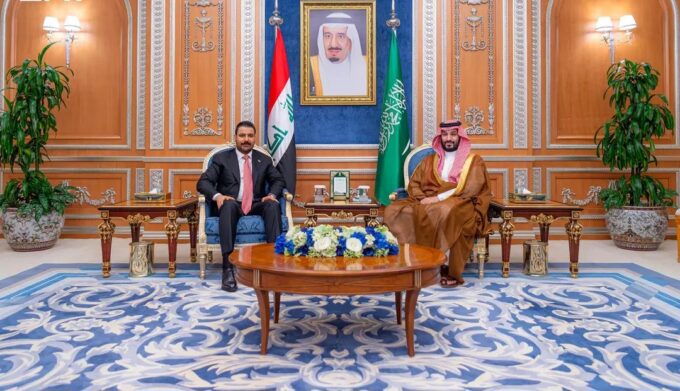 سمو ولي العهد يستقبل رئيس وزراء جمهورية العراق
