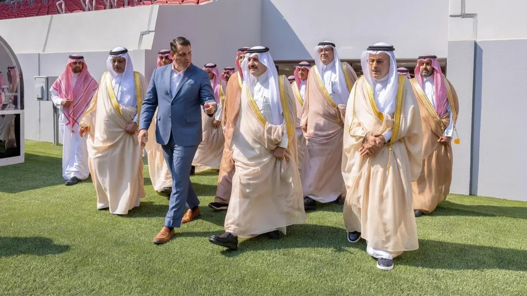 أمير المنطقة الشرقية يطّلع على مستجدات مشروع ملعب أرامكو