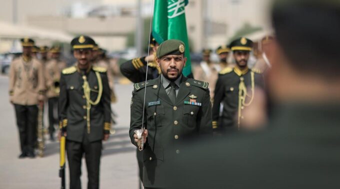 الجوازات تحتفي بتخريج (232) مجنّدة من الدورة التأهيلية للفرد الأساسي الأولى لمن هنّ على رأس العمل