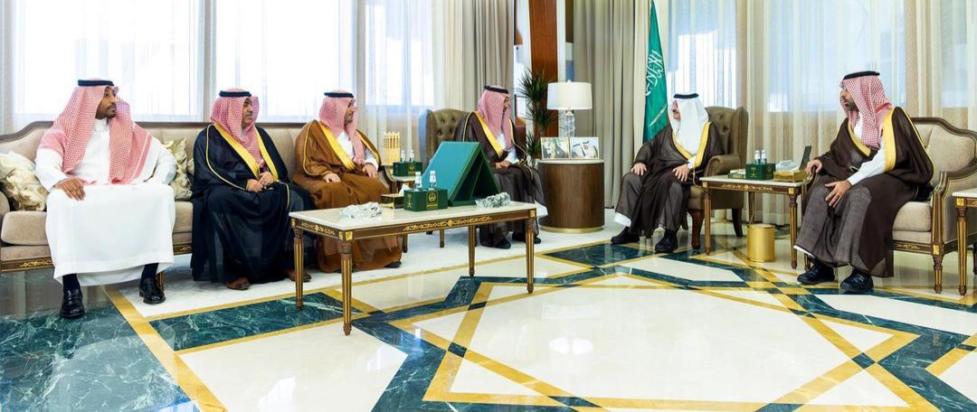 أمير المنطقة الشرقية يستقبل مجلس إدارة نادي النهضة بمناسبة صعود فريق السيدات للدوري الممتاز