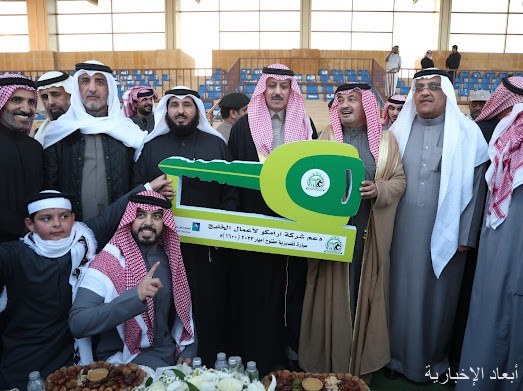 برعاية محافظ الخفجي ودعم “أرامكو”.. ميدان الفروسية يختتم حفله الثامن بتسليم سيارتين للفائزين