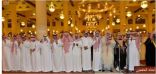 أمير الرياض يؤدي صلاة الميت على الأمير سلمان بن فواز بن سعود