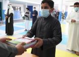“التعليم” : توزيع الكتب في المدارس وَفْق آلية زمنية وتطبيق الإجراءات الاحترازية