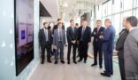 وزير الصناعة والثروة المعدنية يستكشف فرص التعاون في تطوير المدن الذكية مع شركة Honeywell الأمريكية