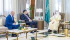 أمير المنطقة الشرقية يستقبل سفير جمهورية جورجيا لدى المملكة