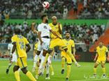 النصر يتغلّب على مضيفه الأهلي بهدفين مقابل هدف