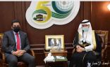 أمين منظمة التعاون الإسلامي يبحث مع وزير الخارجية اليمني التطورات في اليمن