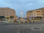 «بلدية الخفجي» تضع اللمسات الأخيرة لافتتاح دوار يربط وسط المحافظة بغربها