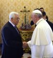 عباس يجتمع مع البابا ويدعوه لزيارة الاراضي المقدسة