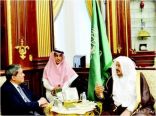 رئيس الشورى يستقبل سفير سنغافورة