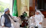 السفير المالكي يلتقي بوزير الشؤون الدينية الباكستاني