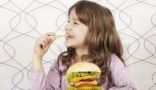 أضرار كثرة تناول الدهون على الأطفال