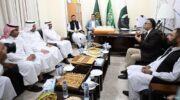 نائب وزير الحج والعمرة يتابع سير العمل بمكاتب شؤون الحج