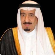 خادم الحرمين الشريفين يهنئ رئيس الجمهورية الإسلامية الإيرانية بذكرى اليوم الوطني لبلاده