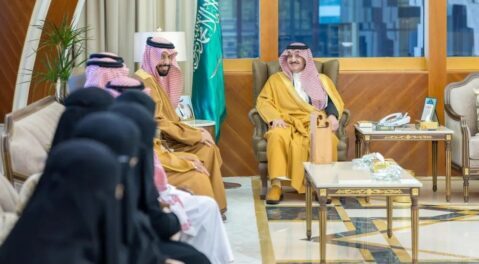 أمير المنطقة الشرقية يستقبل عددًا من الأيتام ويؤكد اهتمام القيادة برعايتهم وتمكينهم