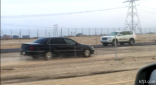 مواطن يرصد بالفيديو سيارات تعكس طريق الخفجي السريع