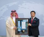 المنظمة الدولية للشرطة الجنائية تمنح الأمير عبدالعزيز بن سعود وسام “الإنتربول” من الطبقة العليا