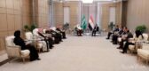 رئيس مجلس الشورى يلتقي رئيس مجلس الوزراء المصري