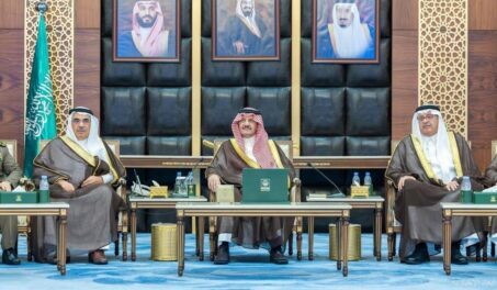 أمير المنطقة الشرقية يكرم الفائزين في جائزة المنطقة للسائق المثالي