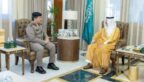 أمير المنطقة الشرقية يُشيد بجهود رجال مكافحة المخدرات بالمنطقة ويكرّم الضباط والأفراد المتميزين