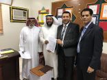اثنين من معلمي ابتدائية الشرق يحصلون على استمارة التعلم النشط