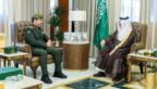 أمير المنطقة الشرقية يستقبل مدير جوازات المنطقة ويشيد بتطور الخدمات الرقمية والمبادرات التقنية
