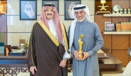 أمير المنطقة الشرقية يستقبل الفنان عبدالمحسن النمر بمناسبة فوزه بجائزة “جوي أوردز”