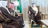 أمير المنطقة الشرقية يستقبل رئيس جمعية التنمية بالحزام الذهبي ويطّلع على برامجها