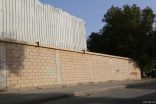 الخفجي : جدار مائل يهدد الطالبات و جرس إنذار ينطلق في مبنى مدرسة مستأجرة