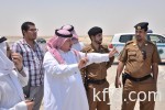 الشرطة الإسرائيلية تجرد فلسطينيا من ملابسه بالكامل على طريق رئيسى