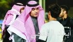 الرئيس التنفيذي لــ غازكو.. يسلم «شيك» الدعم المالي لأبناء الشهداء للقوات البـريـة