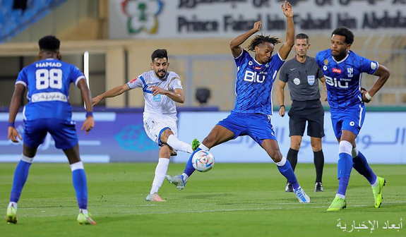 التعاون يفوز على الهلال في دوري روشن