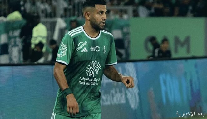 رياض محرز لاعب الأهلي