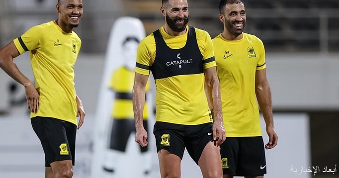 لاعبو الاتحاد خلال التدريبات